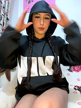 Snapshot of Linda_rouse chatting on October 2025 01:48:02 AM Linda rouse online show from October 2025 01:48:02 AM