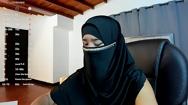 Snapshot of kalila_latif chatting on October 2025 02:32:02 AM kalila latif online show from October 2025 02:32:02 AM