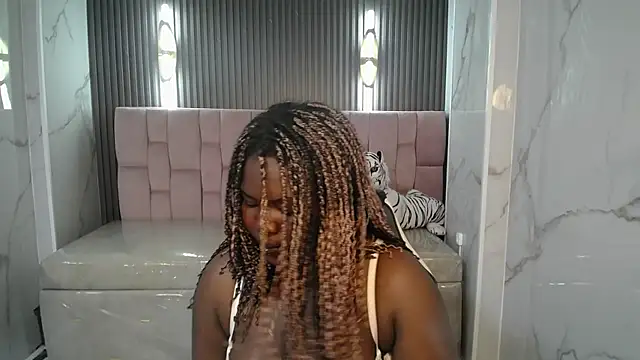 Snapshot of Soffia_b chatting on October 2025 03:17:01 AM Soffia b online show from October 2025 03:17:01 AM