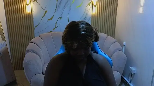 Snapshot of Soffia_b chatting on November 2025 08:01:01 PM Soffia b online show from November 2025 08:01:01 PM