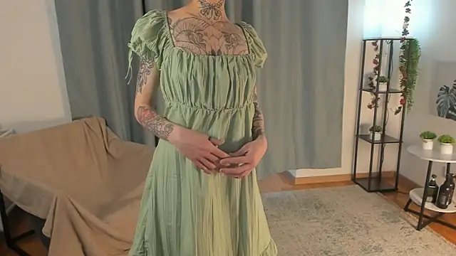 Snapshot of RiverLyric chatting on September 2025 01:37:01 PM RiverLyric online show from September 2025 01:37:01 PM