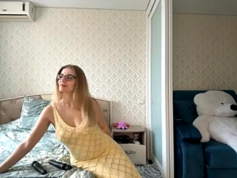 twoflowersshy online show from October 2025 09:21:01 AM