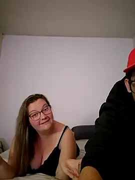 nymphomaniecouple online show from September 2025 06:31:02 PM