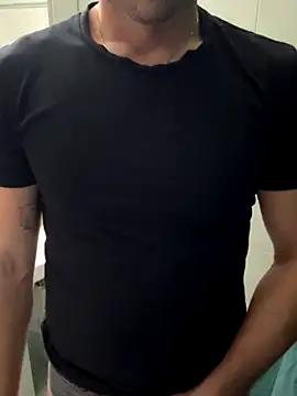 Snapshot of giovan2020 chatting on October 2025 01:46:02 PM giovan2020 online show from October 2025 01:46:02 PM