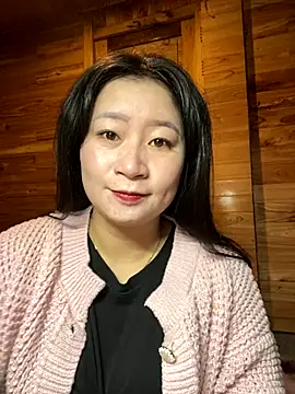 violet-00 online show from December 2025 12:04:01 AM