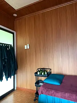 violet-00 online show from December 2025 01:34:01 AM