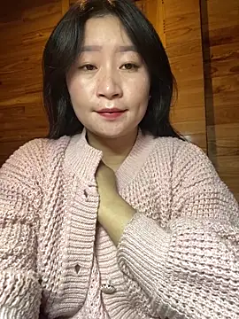 violet-00 online show from December 2025 05:47:01 AM