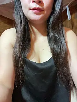 Snapshot of violet-00 chatting on May 2026 10:50:03 PM violet-00 online show from May 2026 10:50:03 PM