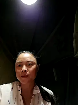 xuxulovezz online show from November 2025 01:57:02 PM