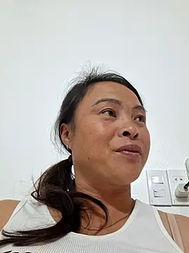 xuxulovezz online show from November 2025 12:59:01 PM