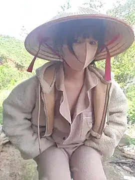 Helen-Tran online show from November 2025 02:45:02 AM