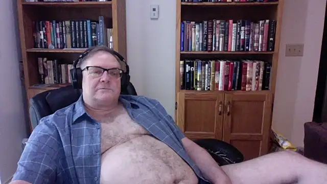 Vinyl22xh online show from May 2026 06:47:02 PM