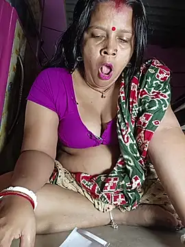 Snapshot of reya743 chatting on November 2025 10:43:01 PM reya743 online show from November 2025 10:43:01 PM