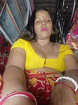 Snapshot of reya743 chatting on November 2025 04:40:01 PM reya743 online show from November 2025 04:40:01 PM