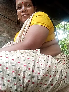 Snapshot of reya743 chatting on December 2025 03:23:01 AM reya743 online show from December 2025 03:23:01 AM