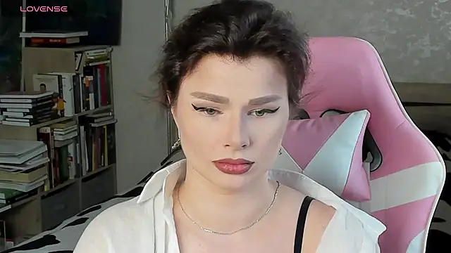 Snapshot of bbJ_one chatting on July 2026 05:44:02 AM bbJ one online show from July 2026 05:44:02 AM