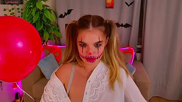 KellyHayden online show from October 2025 05:36:01 PM