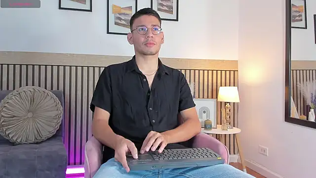 marcuswildx online show from September 2025 05:50:01 PM