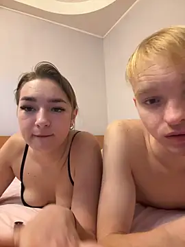 LinChka5789 online show from December 2025 09:32:01 PM