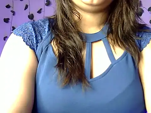 Snapshot of Aaliya02 chatting on November 2025 02:33:01 AM Aaliya02 online show from November 2025 02:33:01 AM