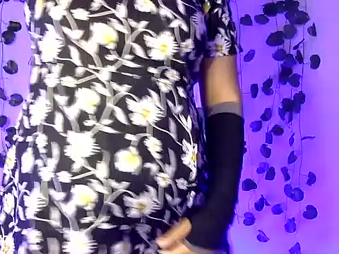 Snapshot of Aaliya02 chatting on December 2025 08:52:01 AM Aaliya02 online show from December 2025 08:52:01 AM