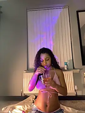 Snapshot of OliviaAshhh chatting on February 2026 01:12:01 AM OliviaAshhh online show from February 2026 01:12:01 AM