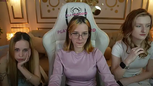 Snapshot of Hoshi_mur chatting on October 2025 10:24:02 AM Hoshi mur online show from October 2025 10:24:02 AM