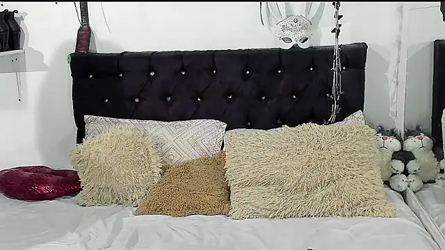 Snapshot of ValeryTatto chatting on May 2026 12:33:02 PM ValeryTatto online show from May 2026 12:33:02 PM