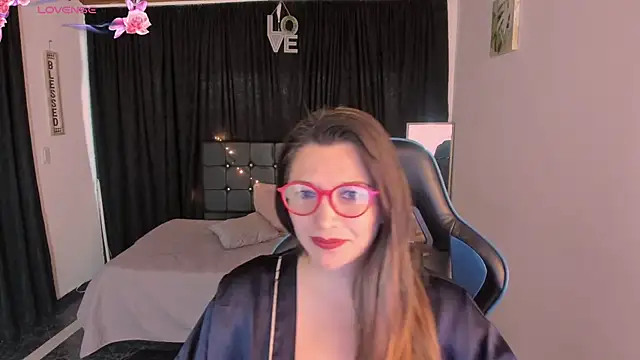 Hanna MA online show from November 2025 05:45:02 PM