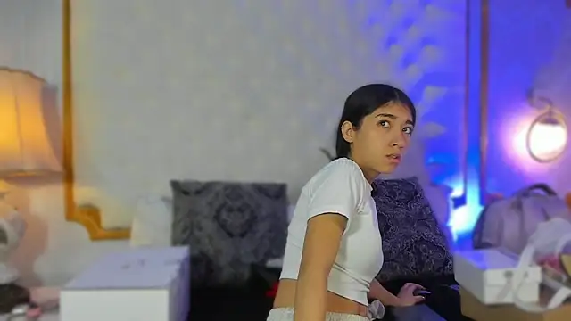 Mariana Kalo online show from December 2025 10:55:02 AM