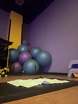 Anavalle online show from April 2026 06:52:01 PM