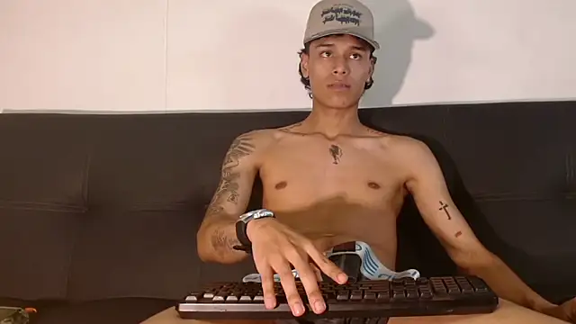 Frayhot777 online show from October 2025 10:19:01 PM