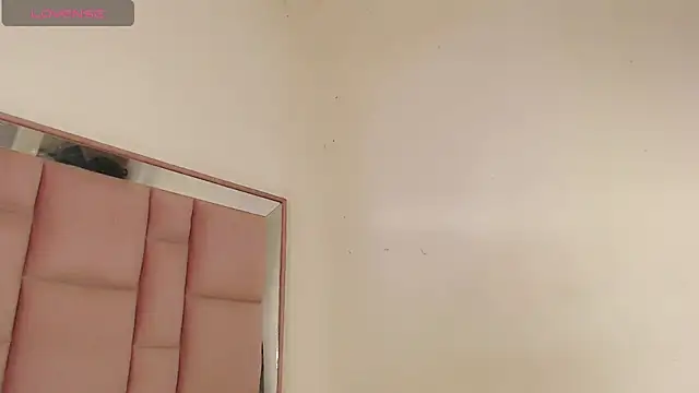 roxanawillts online show from November 2025 08:30:01 PM