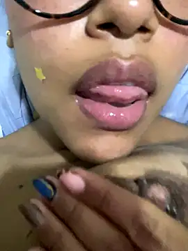 miiabrown18 online show from December 2025 11:42:01 PM