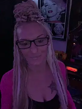 blondebarbiebae online show from October 2025 07:31:01 PM