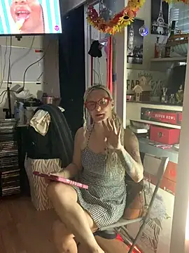 blondebarbiebae online show from June 2026 09:50:01 PM