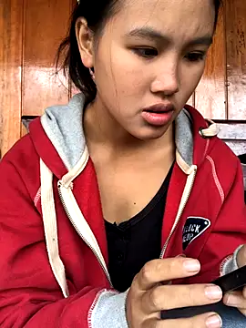 Snapshot of Mai_lovely chatting on October 2025 04:04:02 AM Mai lovely online show from October 2025 04:04:02 AM