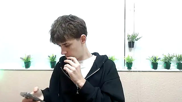 Hoot Dude  online show from November 2025 02:17:02 PM