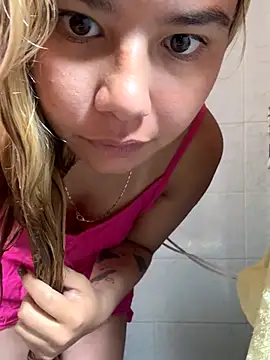 Snapshot of Violettt_hot chatting on October 2025 01:41:01 PM Violettt hot online show from October 2025 01:41:01 PM