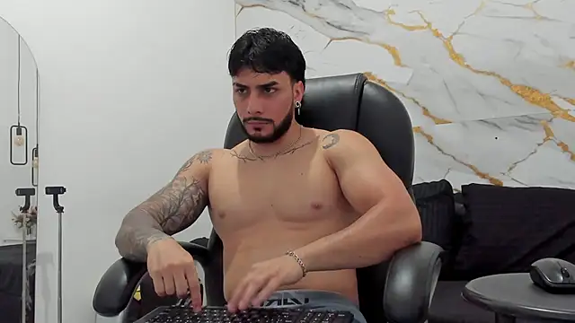 Miike Stone1 online show from November 2025 01:39:02 PM