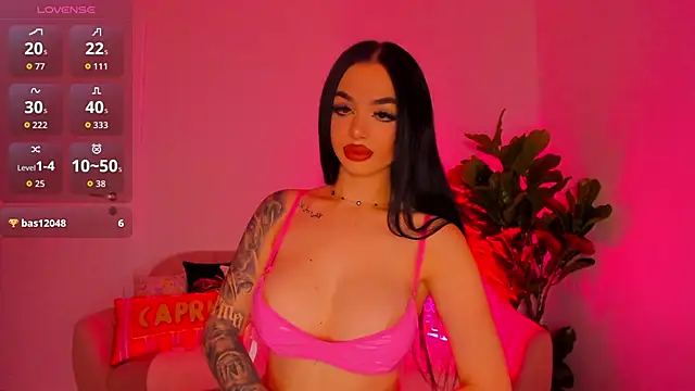 TiaBelle online show from October 2025 06:52:02 PM