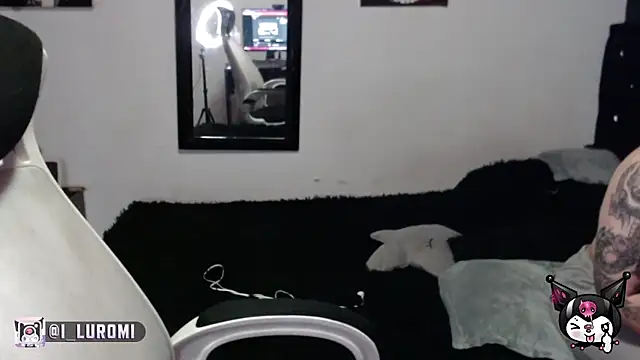 Iluromi online show from January 2026 05:49:02 PM