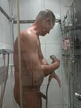 TommyTom76 online show from October 2025 06:29:01 PM