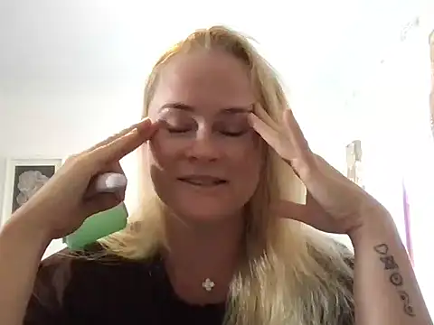 Sweet-TessaXX online show from February 2026 05:37:02 AM