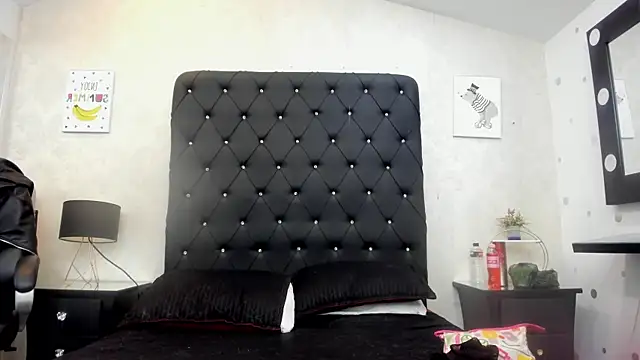 Snapshot of alana_johnson_0 chatting on April 2026 12:39:01 PM alana johnson 0 online show from April 2026 12:39:01 PM
