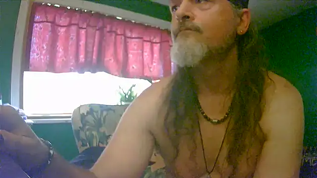 Snapshot of HippieDad333 chatting on June 2026 11:06:01 PM HippieDad333 online show from June 2026 11:06:01 PM