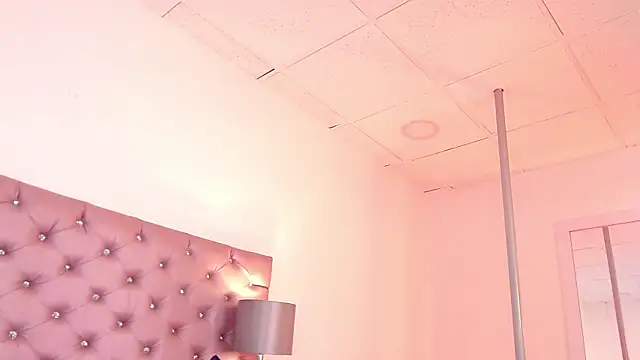 Liv20  online show from October 2025 04:16:01 PM