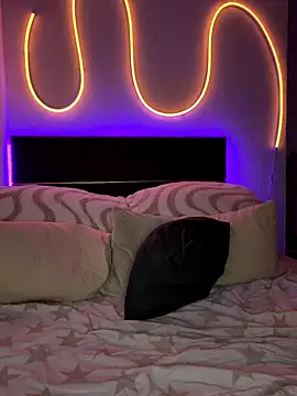 Mila-Jasmin online show from December 2025 10:28:01 PM