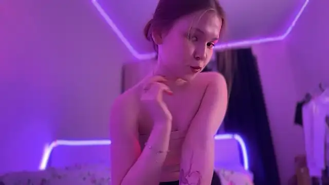 CandysRose online show from October 2025 06:43:01 PM