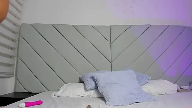 ariana cossio online show from October 2025 02:34:01 AM
